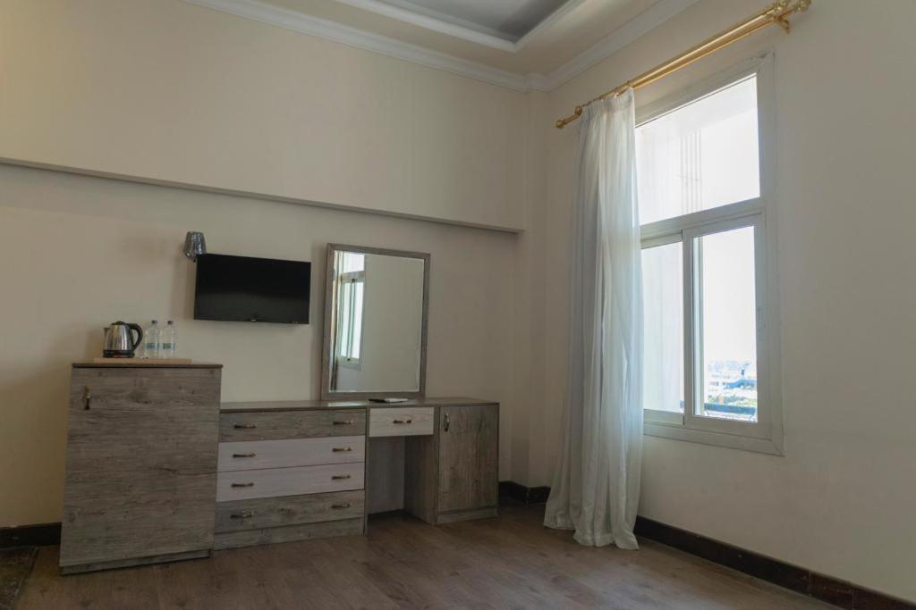 Ultra Loaloa Nile Maadi Hotel Kairo Bagian luar foto